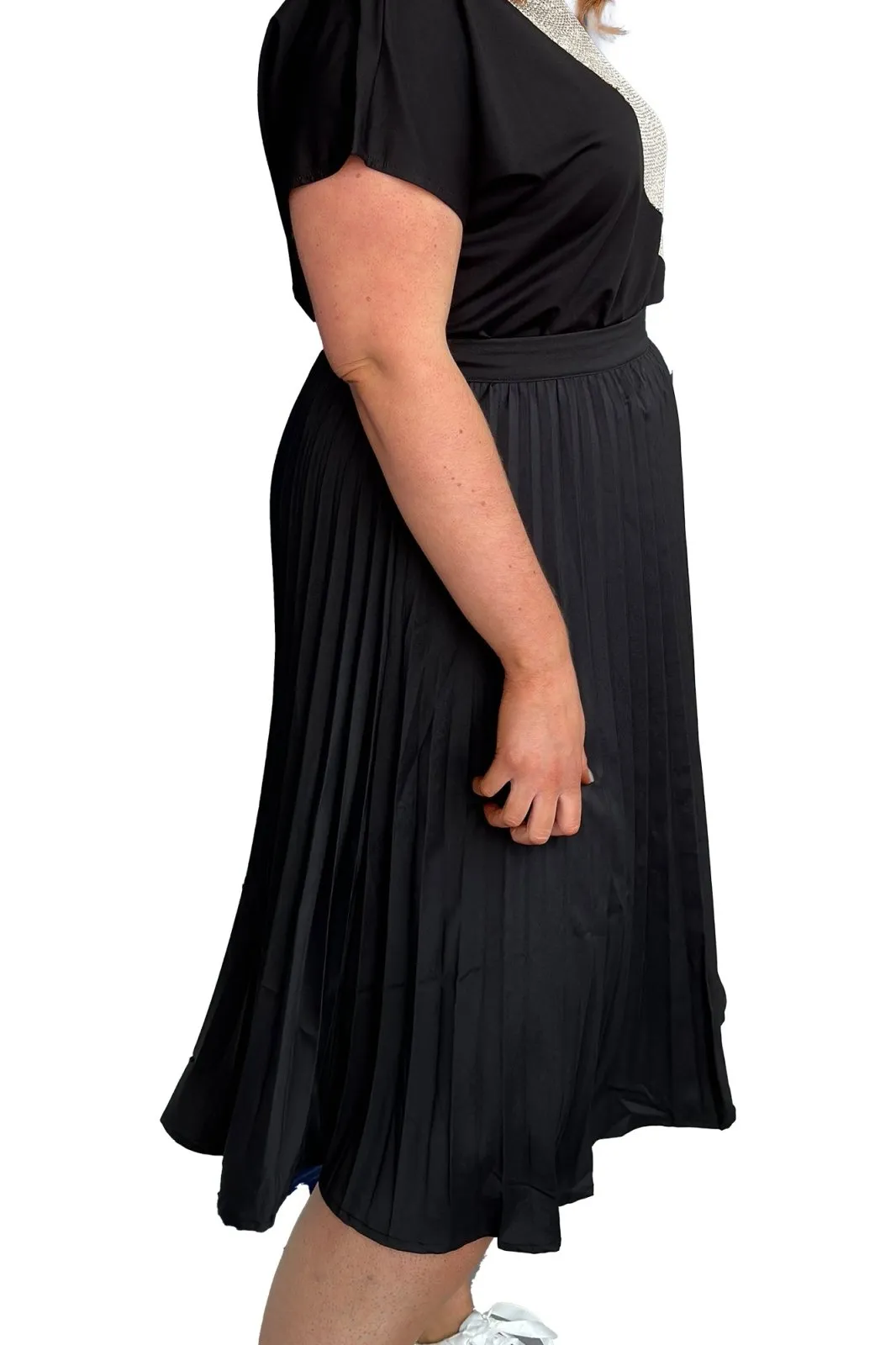 Pleated A Line Plus Size Black Midi Skirt